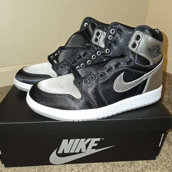 NIB Air Jordan 1 Retro High OG Satin Shadow - Picture 4 of 11